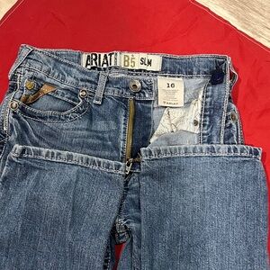 Ariat B5 boys 16 Slim Fit bootcut Jeans